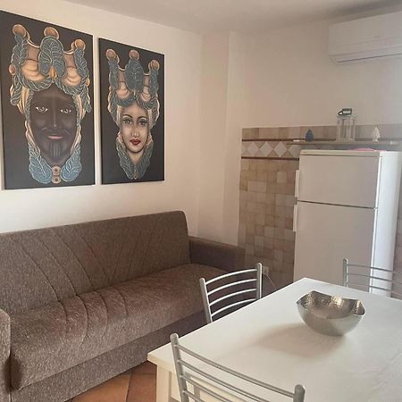 Casa Vacanza L'Antico Moderno テッラジーニ エクステリア 写真